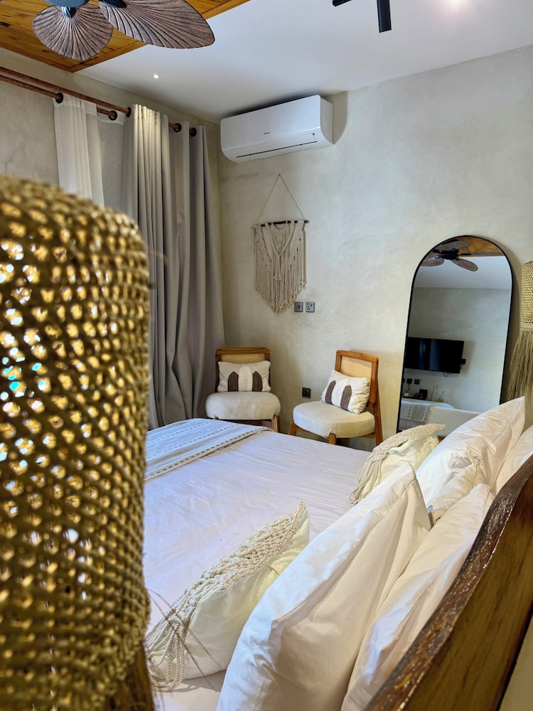 Deluxe Double Room, Pool View