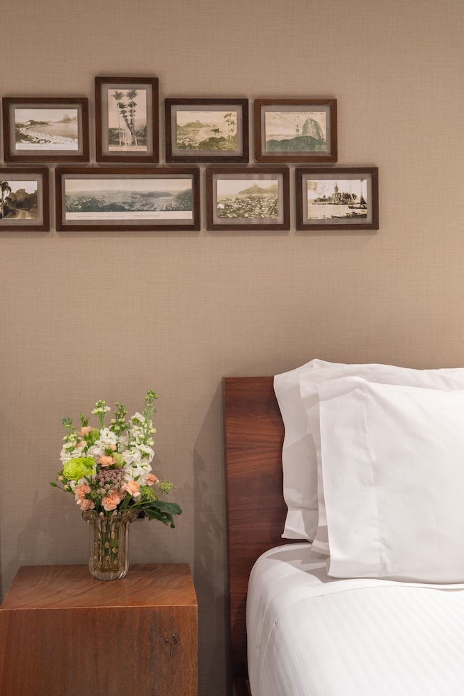 Superior Room, 1 King Bed, Courtyard View
