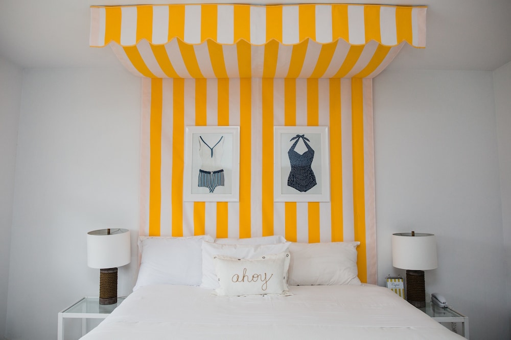 Club King Bed photo 2