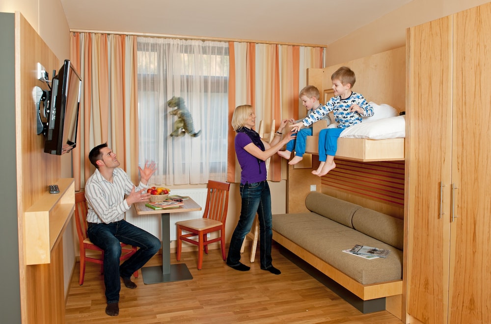 Family Room with 2 bedrooms photo 1