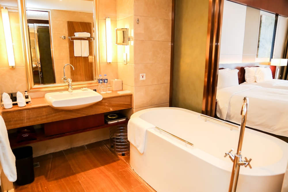 Deluxe Twin Room (Smoking and non-smoking) - Photo 4