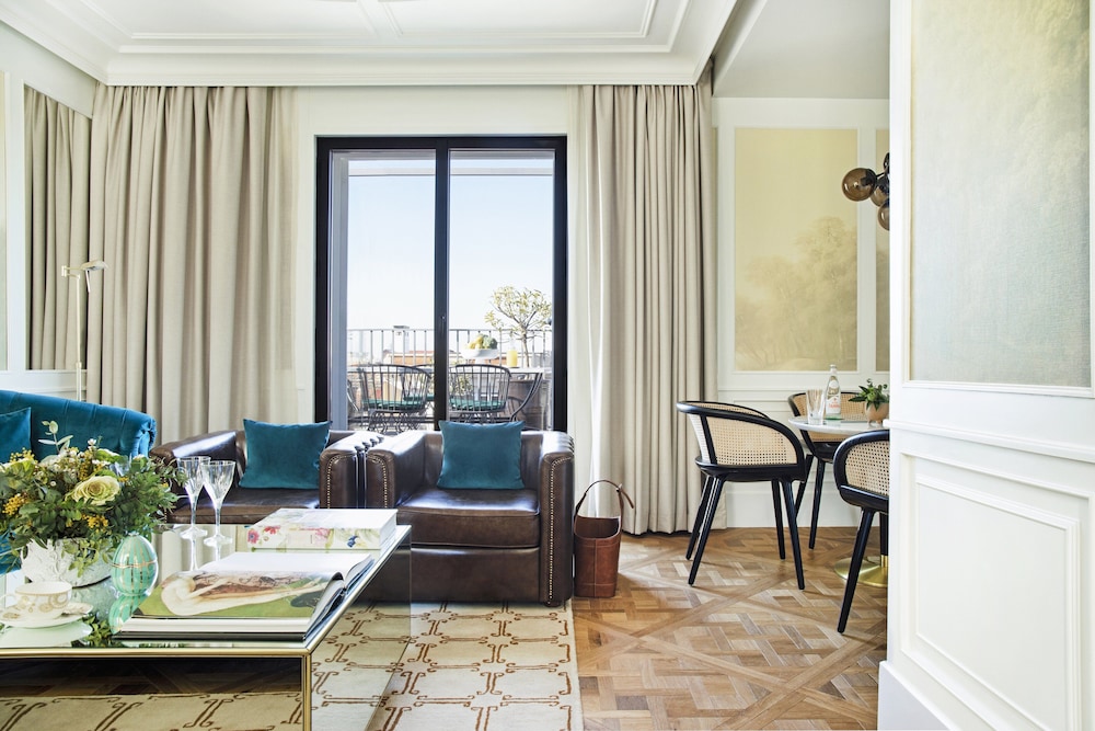 Penthouse (Bless Couture)