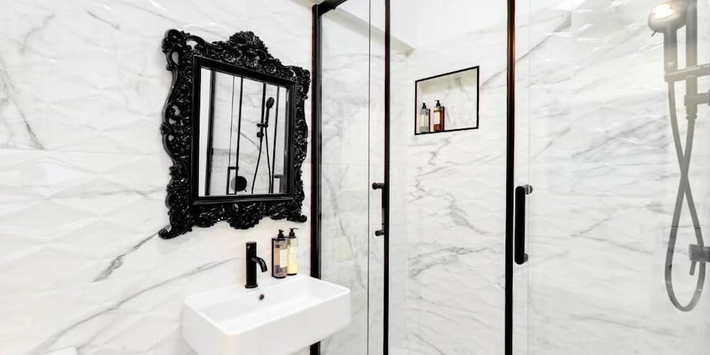 Bath Suite - Photo 21