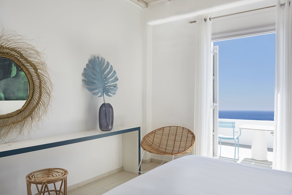 Premium Sea View Room - Photo 3