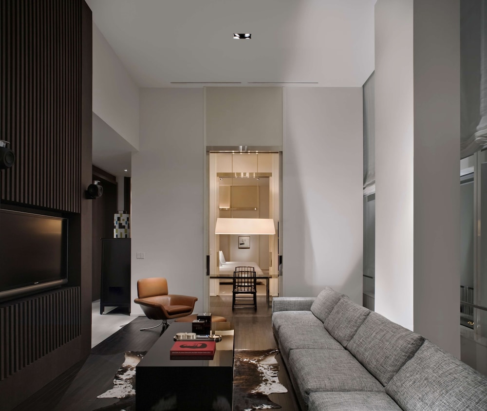 Diplomat Suite photo 1