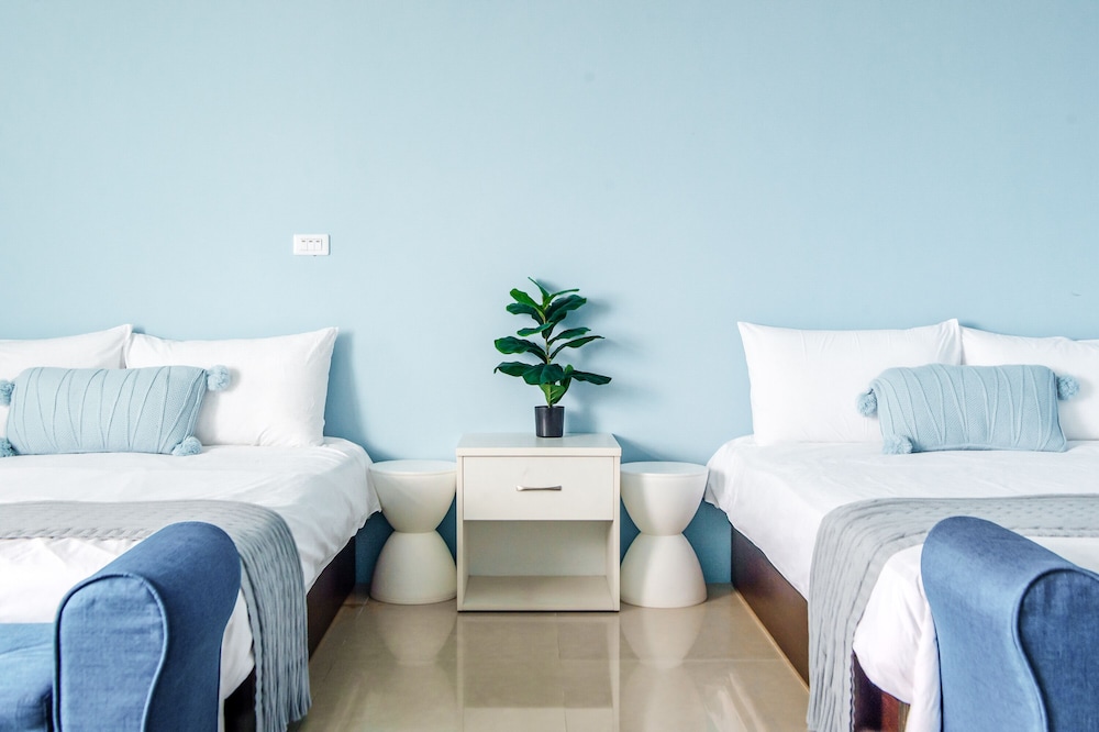 Quadruple Room, 2 Double Beds, Ocean View - Photo 7