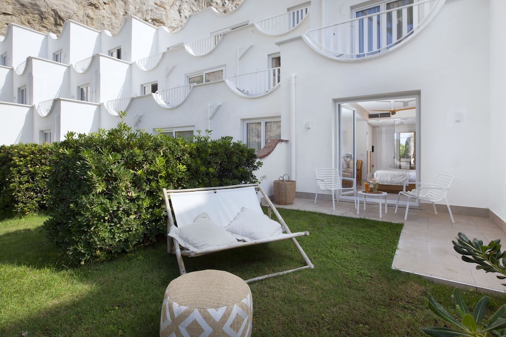 Classic Double Room, Patio, Garden View - Photo 8