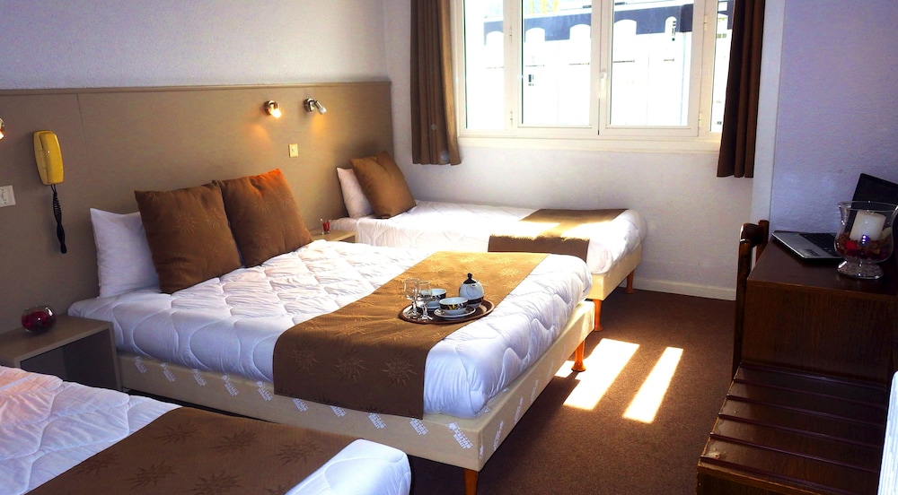 Quadruple Room - Photo 1