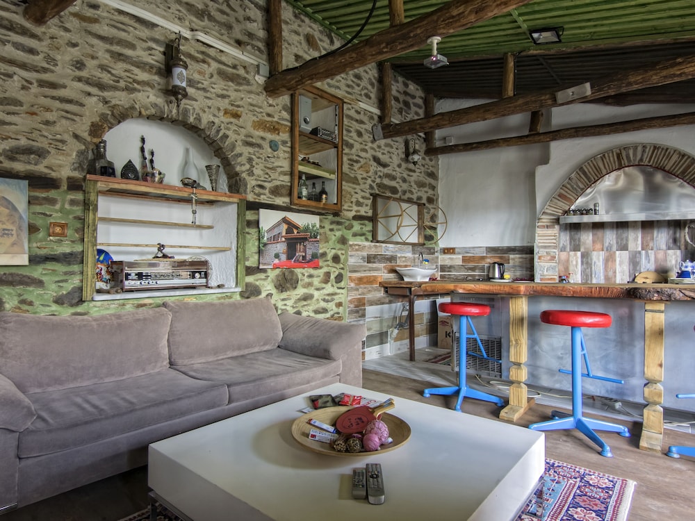 Villa photo 3