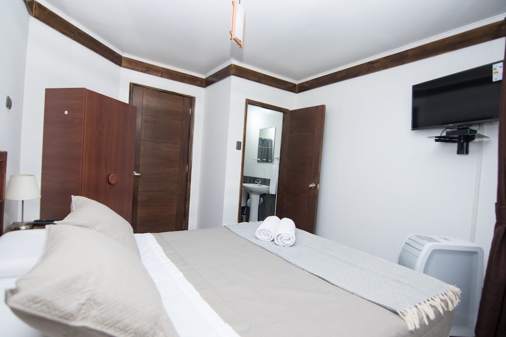 Double Room (10)