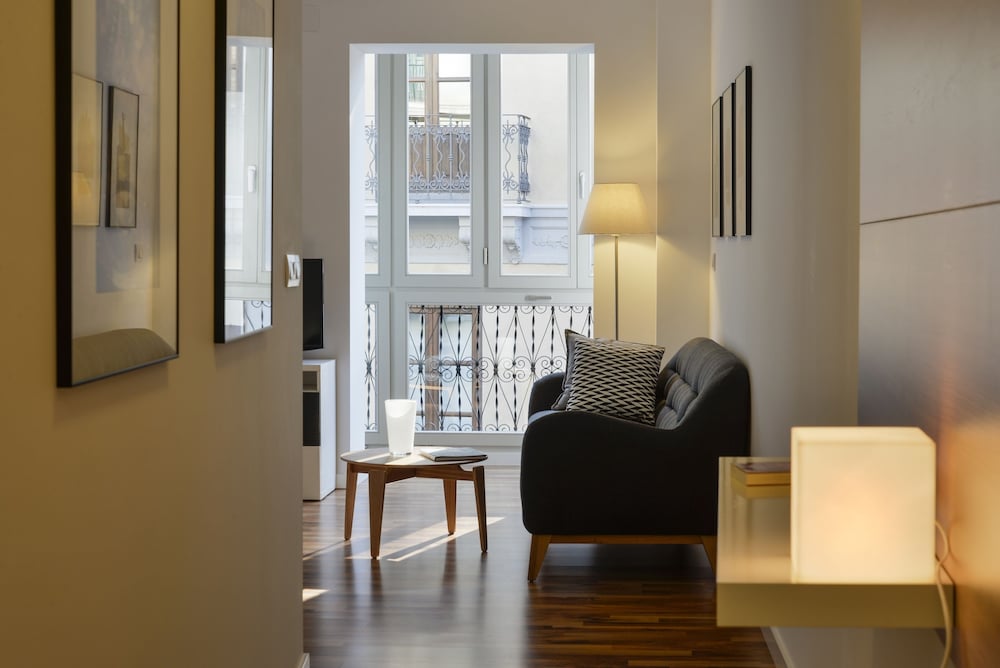 Apartamento de una habitación superior con vistas a la ciudad (2 adultos)