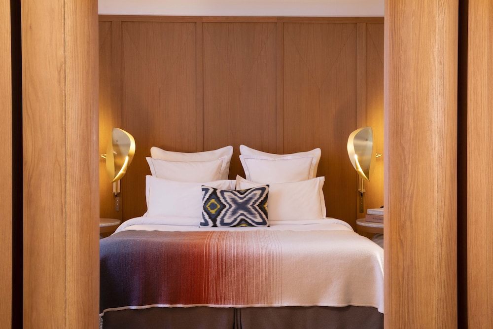 2-Bedrooms Suite