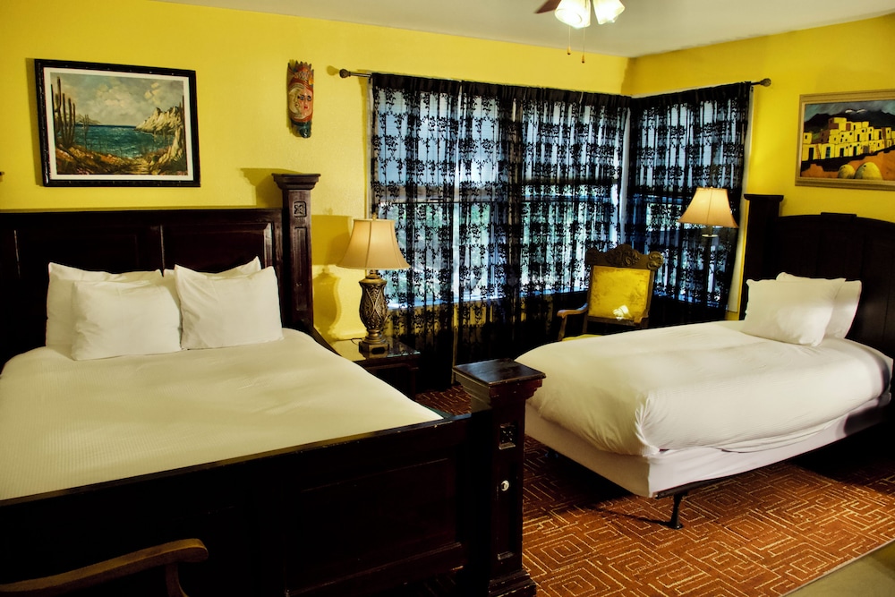 Superior Triple Room, Multiple Beds, Mountain View