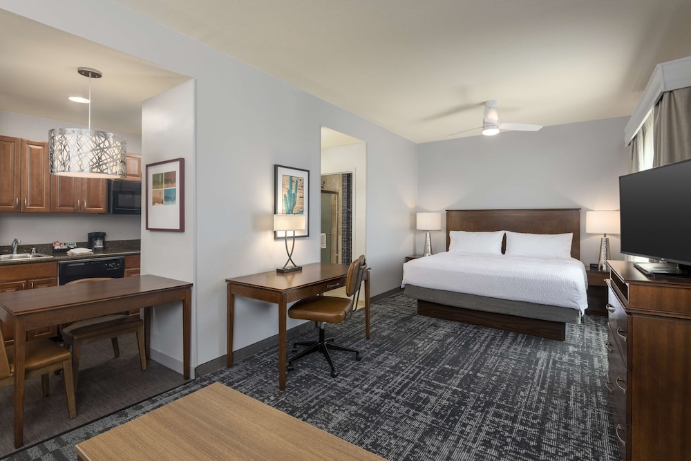 Suite, 1 King Bed - Photo 2