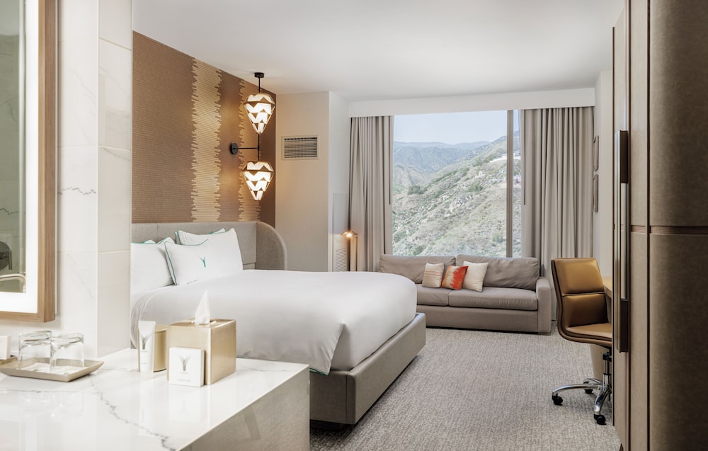 Standard King Room - Photo 3