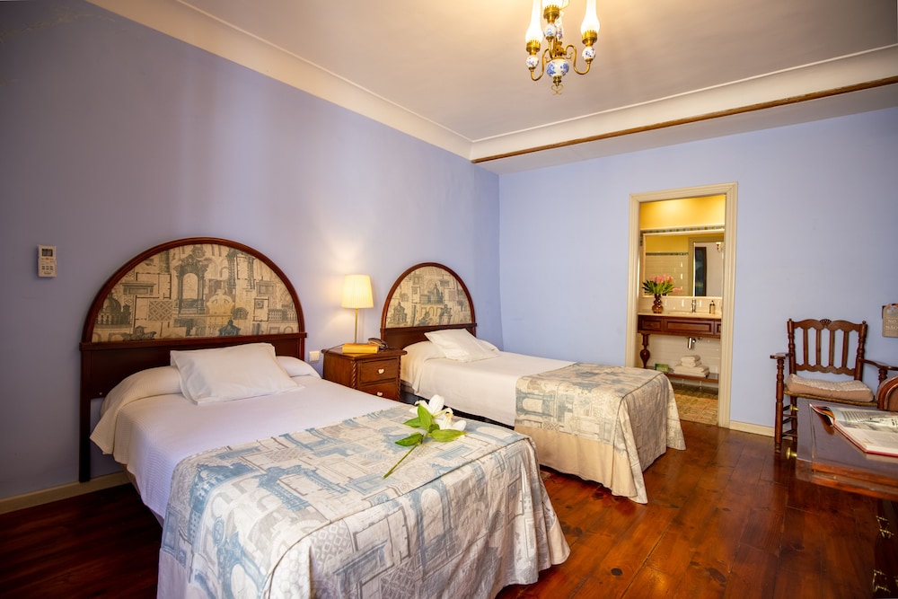 Superior Double or Twin Room, Ensuite - Photo 21