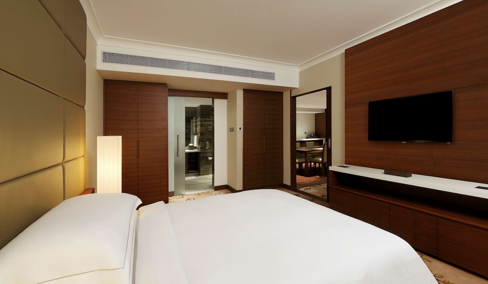 Two Bedroom Luxury Suite, Golf Course View, Cocktail hours Two Bedroom Luxury Suite, Golf Course View, Cocktail hours