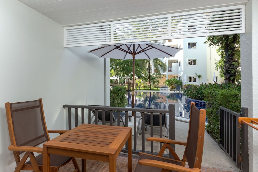 Royal Studio, Pool Access - Photo 13