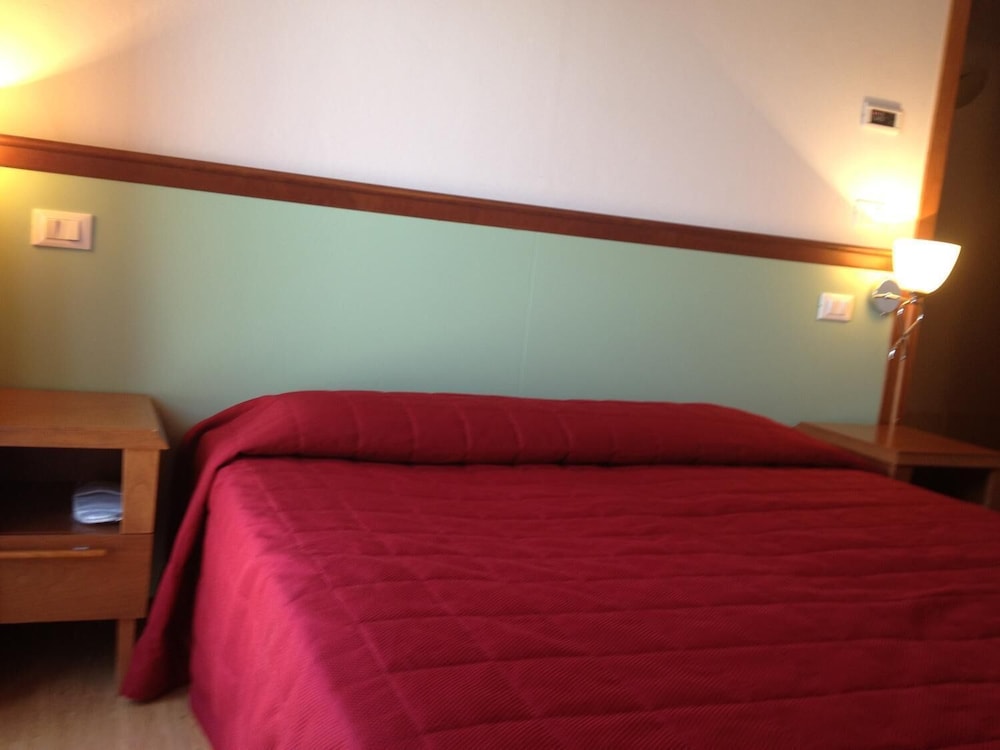 Double Room - Photo 8