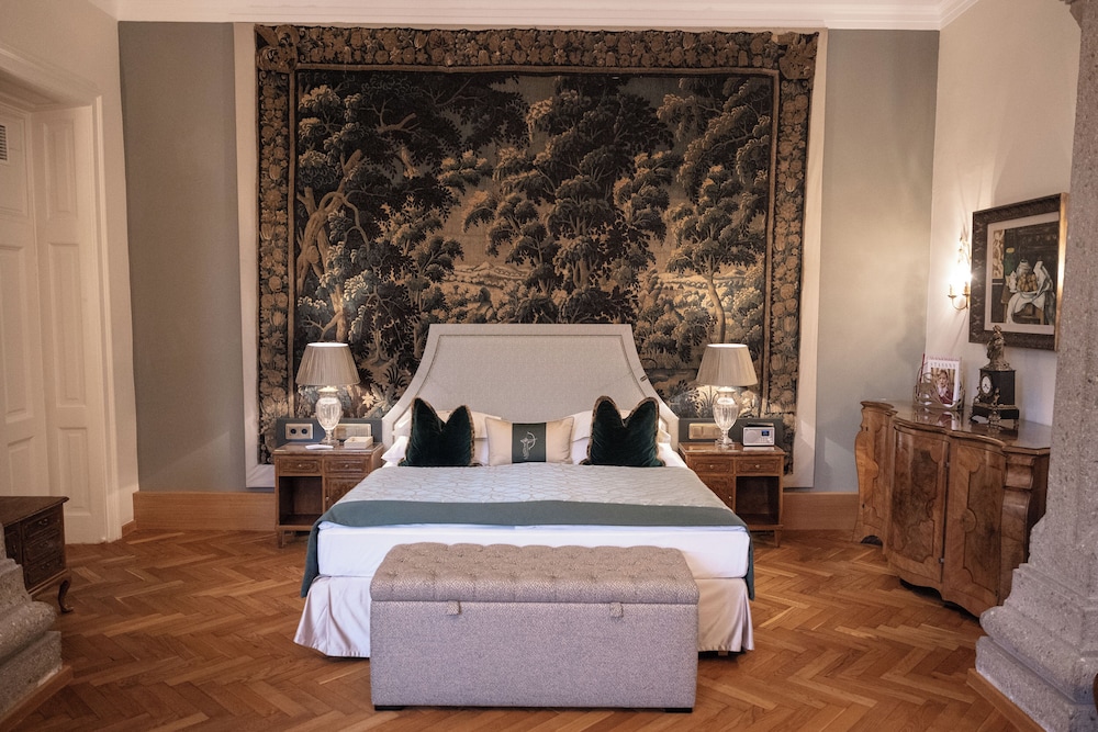 Design Suite, 1 King Bed, Park View, Corner photo 2
