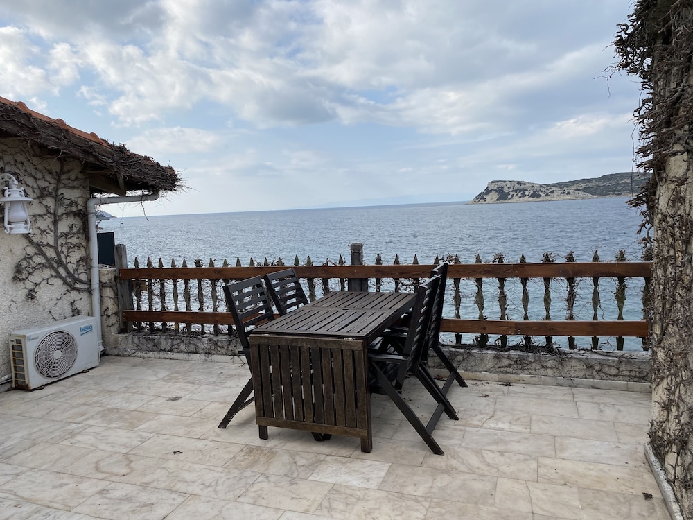 Premier Twin Room, Terrace, Sea View photo 3