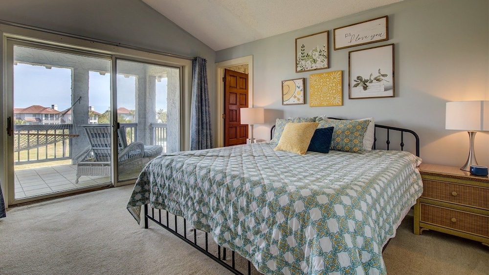 Condo, 4 Bedrooms