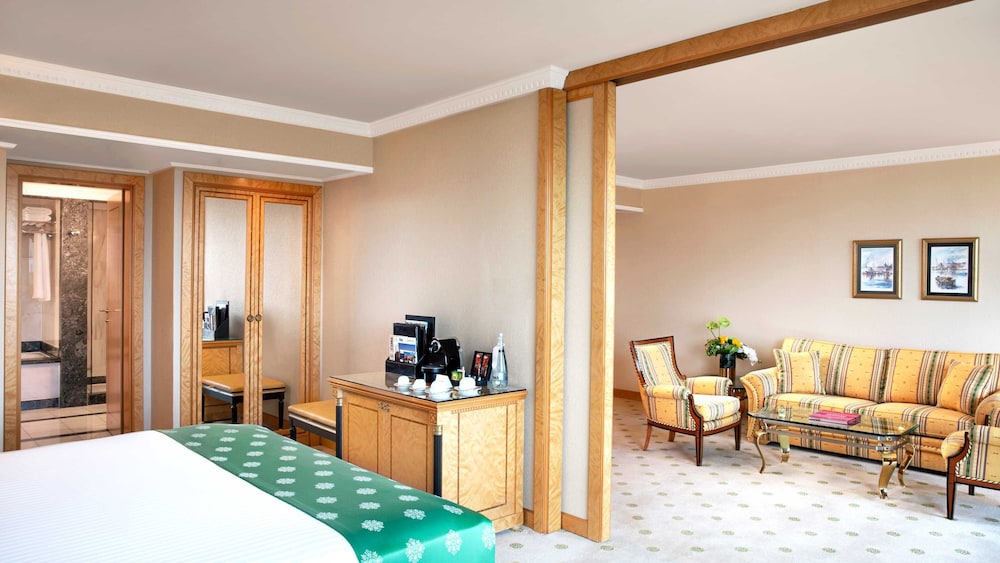 Grand Suite, Smoking, Sea View (Presidential)