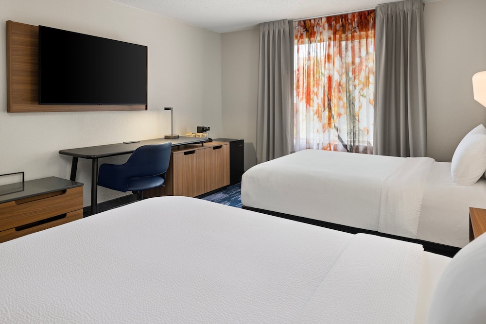 Room, 2 Queen Beds - Photo 1