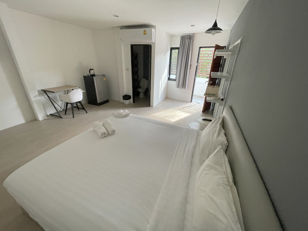 4 Beds Female Dormitory Room Ensuite