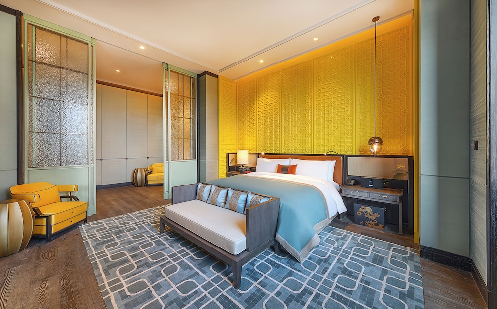Luxury Suite