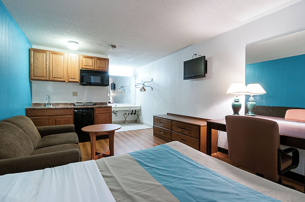 Deluxe Room, 1 King Bed, Accessible, Non Smoking photo 3