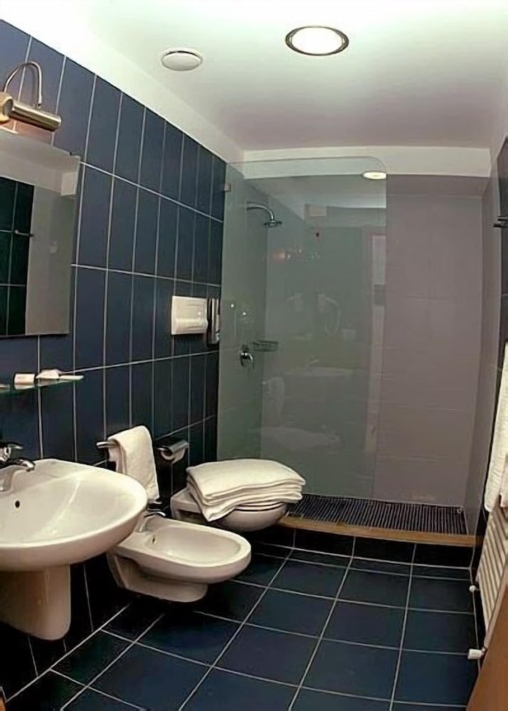 Standard Double Room - Photo 2