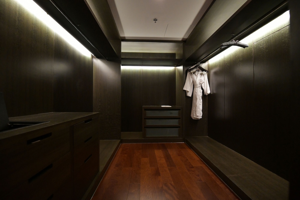 Apartment, 2 Bedrooms - Photo 2