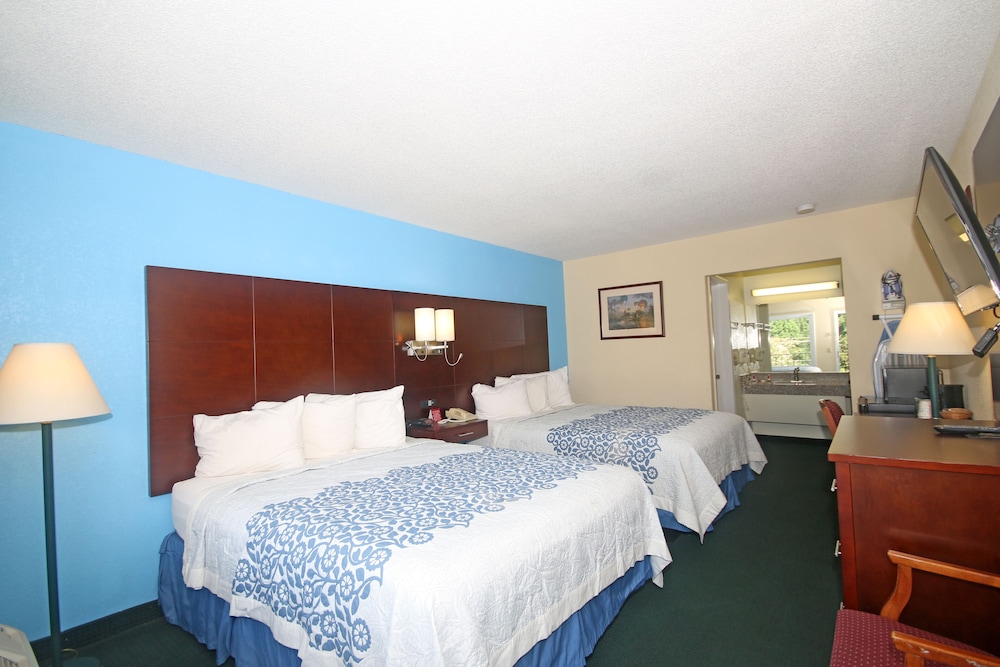 Double Room, 2 Queen Beds, Non Smoking - Photo 7