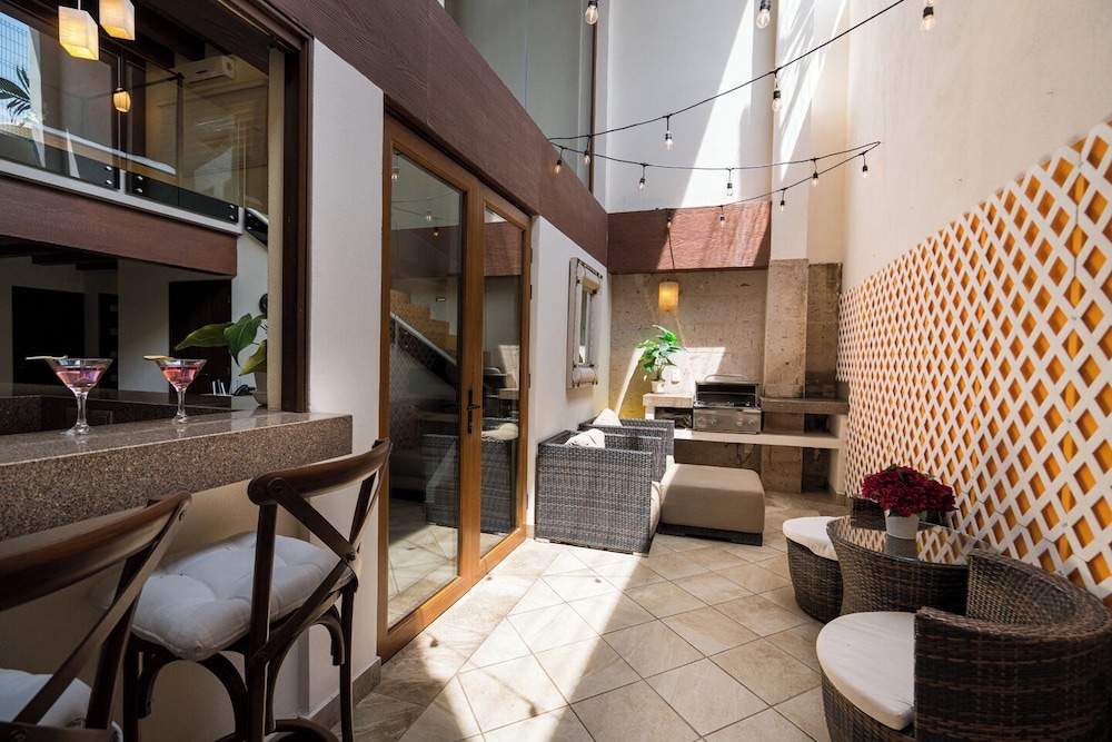 Deluxe Townhome, 2 Bedrooms, Mezzanine