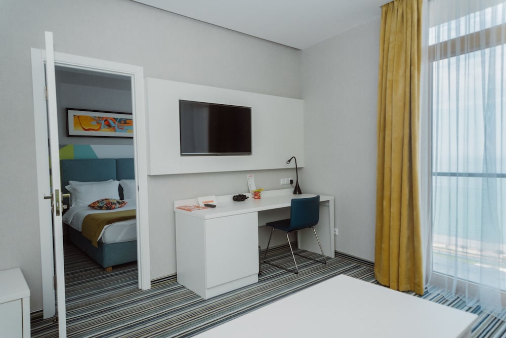 Family Apartment, 1 Bedroom, Kitchen, Sea View photo 3