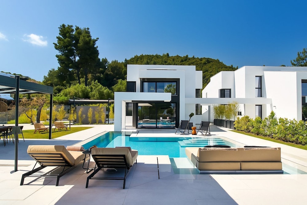 Villa, 4 Bedrooms, Private Pool, Partial Sea View