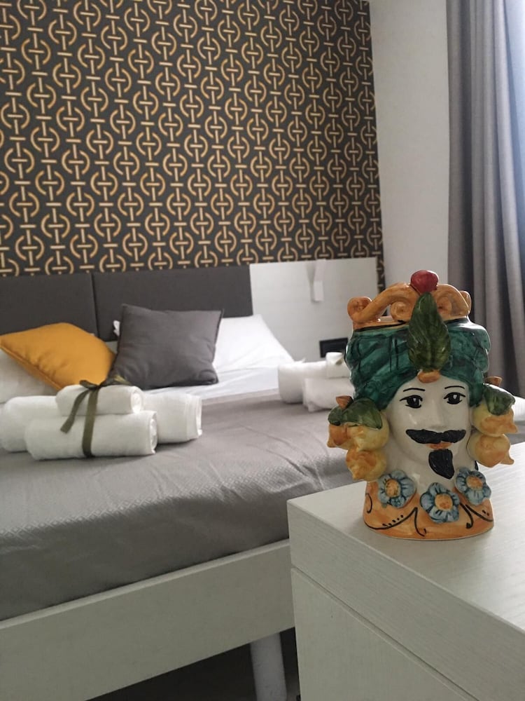 Deluxe Double or Twin Room (101)