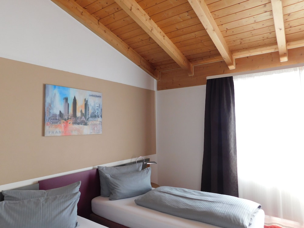Classic Double or Twin Room, Balcony photo 3