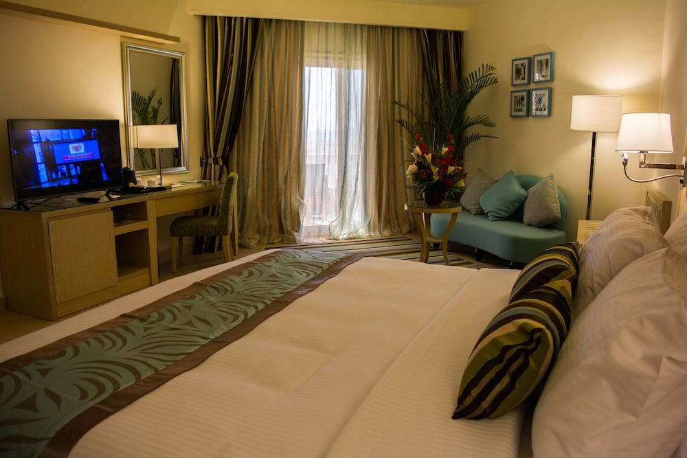 Standard suite Garden (with side sea view) photo 2