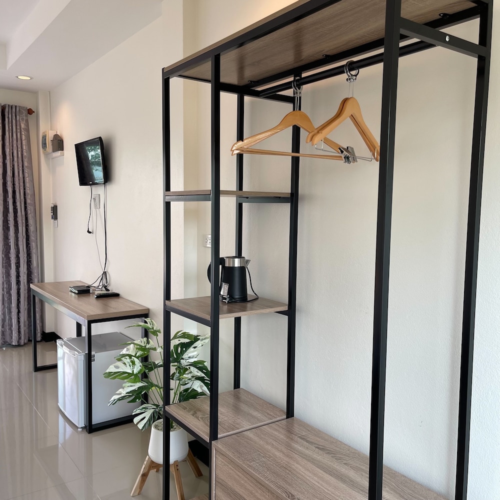 Basic Twin Room - Photo 2