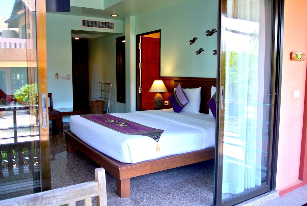 Superior Double Room with Balcony Next to the Beach photo 3