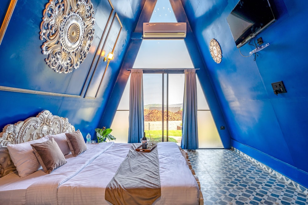 Executive Room - Photo 19