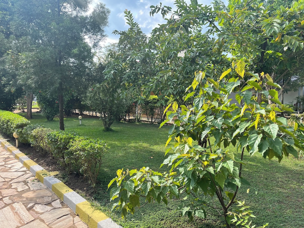 Deluxe Room, Garden View photo 2