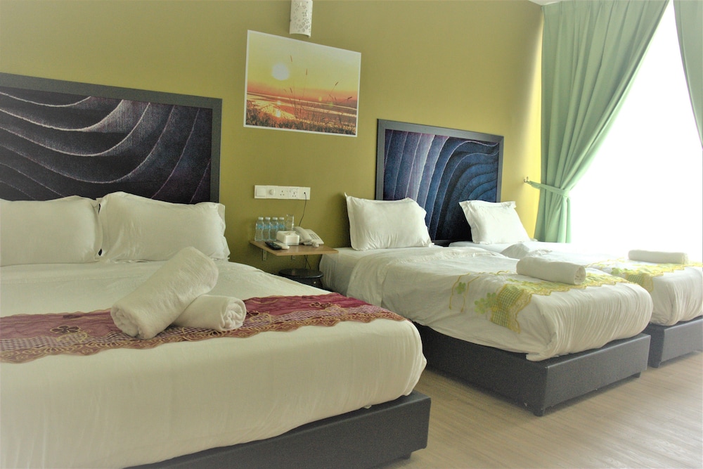 Family Room, Balcony photo 1