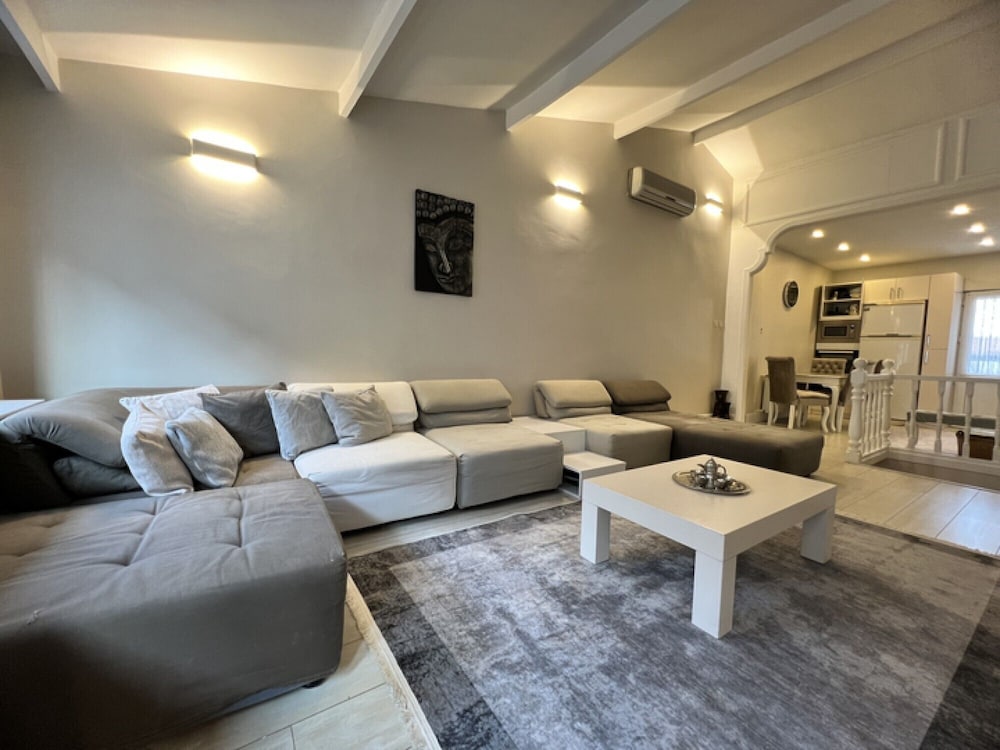 Apartment photo 3