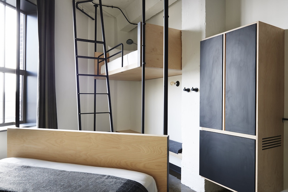 Loft, Multiple Beds