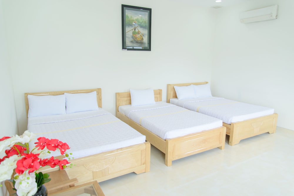 Family Room - Photo 4