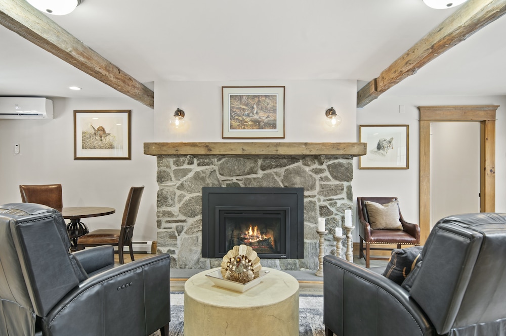 Family Room - Photo 12