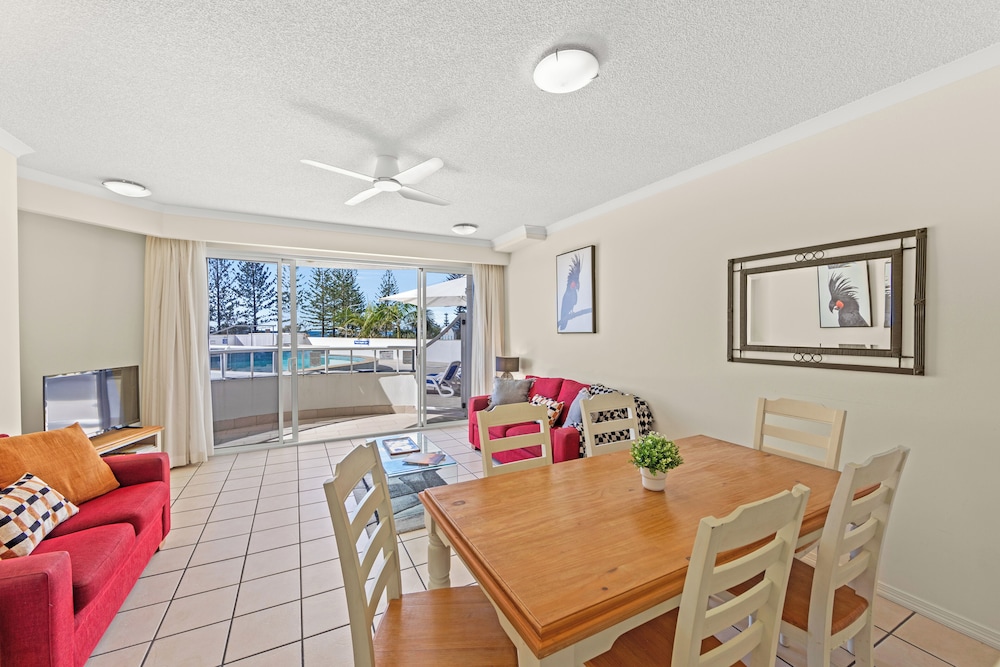 Deluxe Apartment, 2 Bedrooms, Poolside